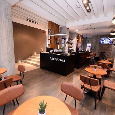 Alexandar Square Boutique Hotel Skopje Bagian luar foto
