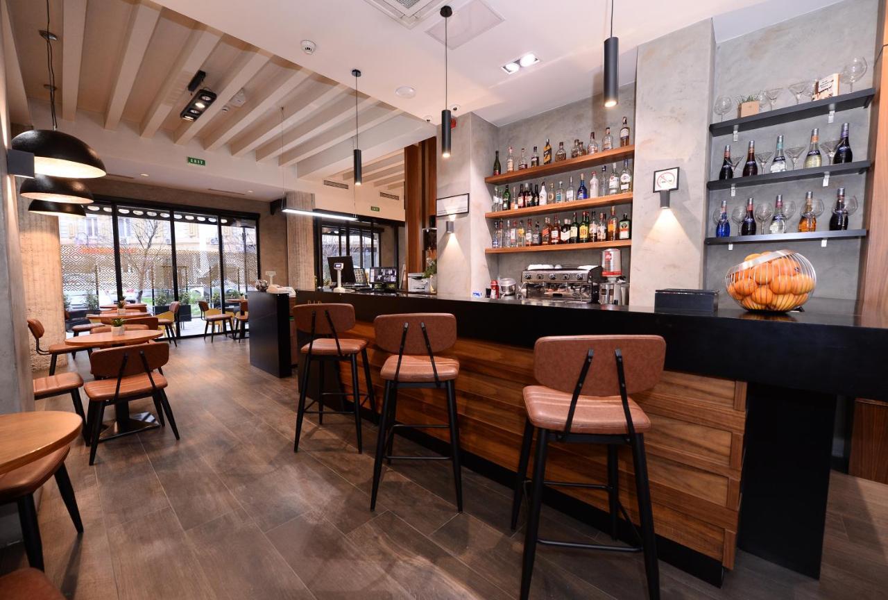 Alexandar Square Boutique Hotel Skopje Bagian luar foto