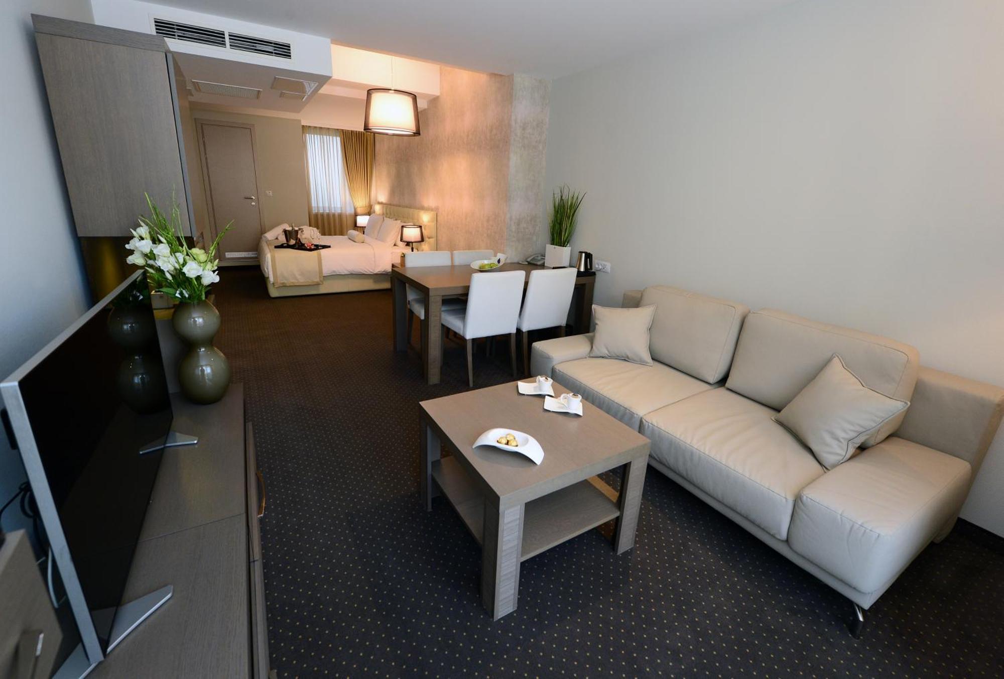 Alexandar Square Boutique Hotel Skopje Ruang foto