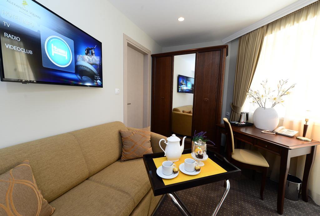 Alexandar Square Boutique Hotel Skopje Bagian luar foto
