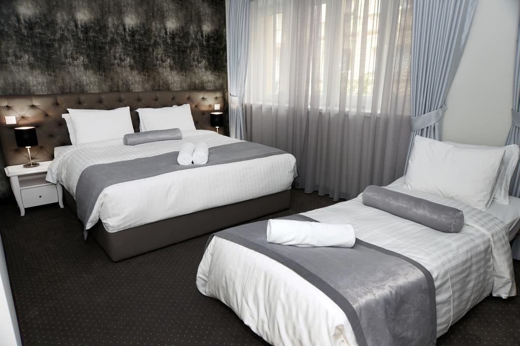Alexandar Square Boutique Hotel Skopje Bagian luar foto